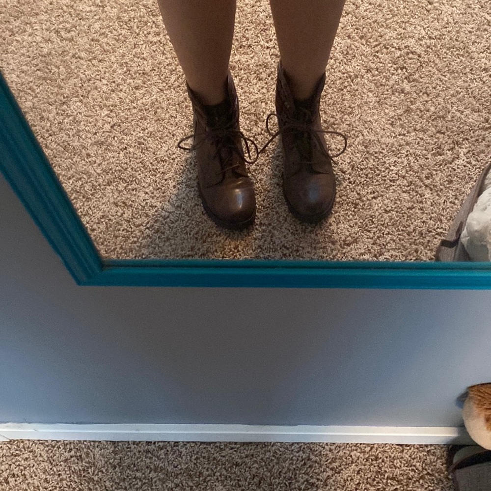 Boc brown with flannel boots